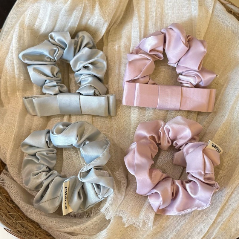 Faixas de Cabelo Elásticas de  - Satin Bow Tie avaliação e preço
